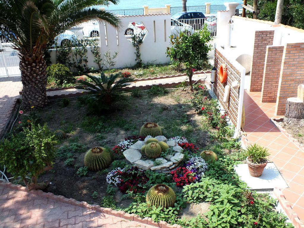 B&B Villa Sul Mare Melito di Porto Salvo Kültér fotó
