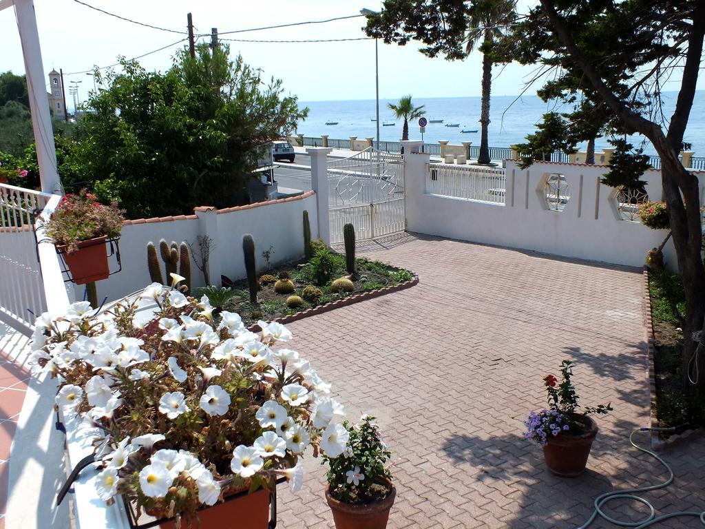 B&B Villa Sul Mare Melito di Porto Salvo Kültér fotó
