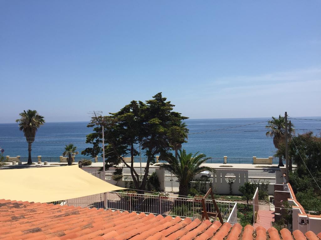 B&B Villa Sul Mare Melito di Porto Salvo Kültér fotó