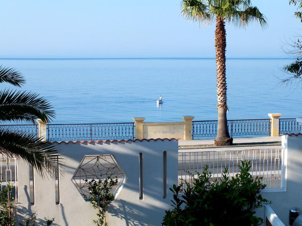 B&B Villa Sul Mare Melito di Porto Salvo Kültér fotó